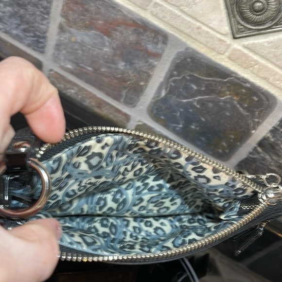 Preloved Coach Poppy Patent Leather wristlet/hand bag cheetah print inside - Picture 9 of 12